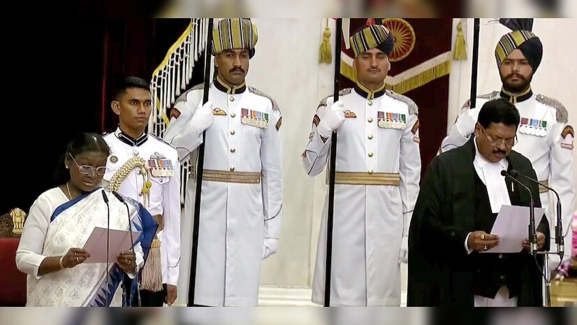 शपथ से पहले CJI बीआर गवई ने किसका लिया आशीर्वाद?